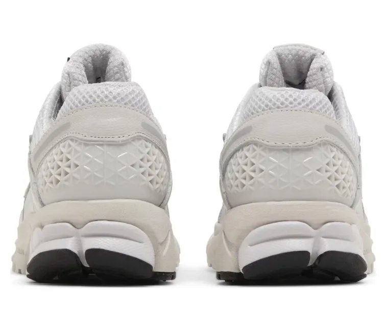 sports activities Men??s Nike Zoom Vomero (White/Vast Grey)