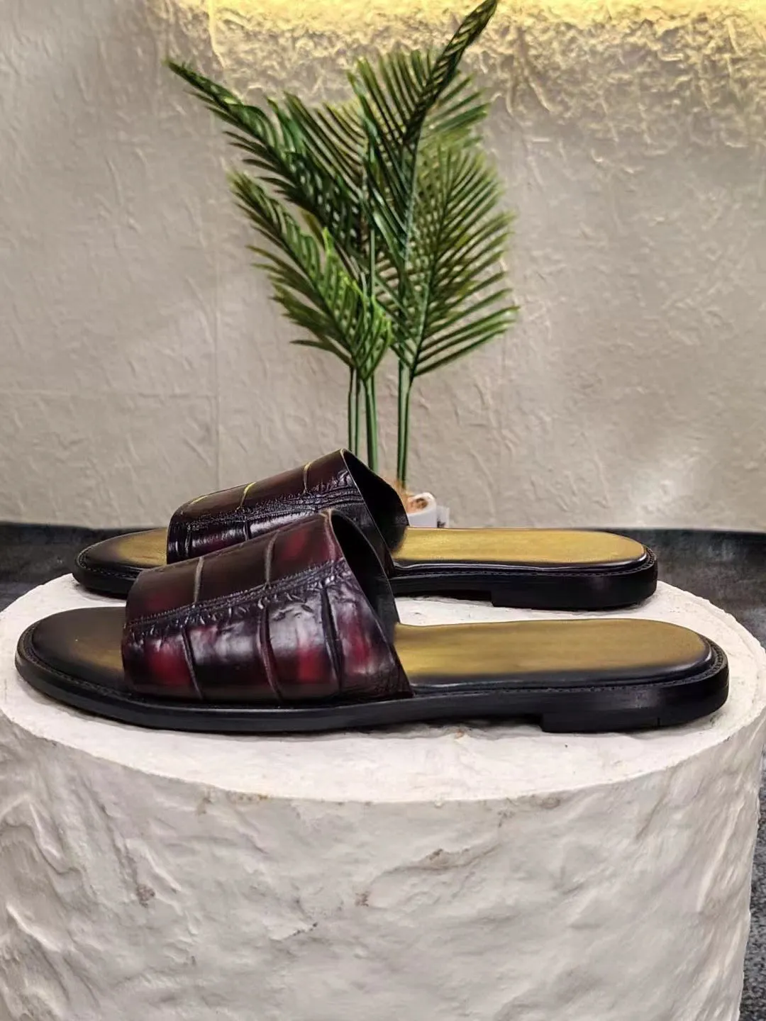 Men's Slipper , Vintage Crocodile Skin Leather Slipper Trendy Casual Footwear