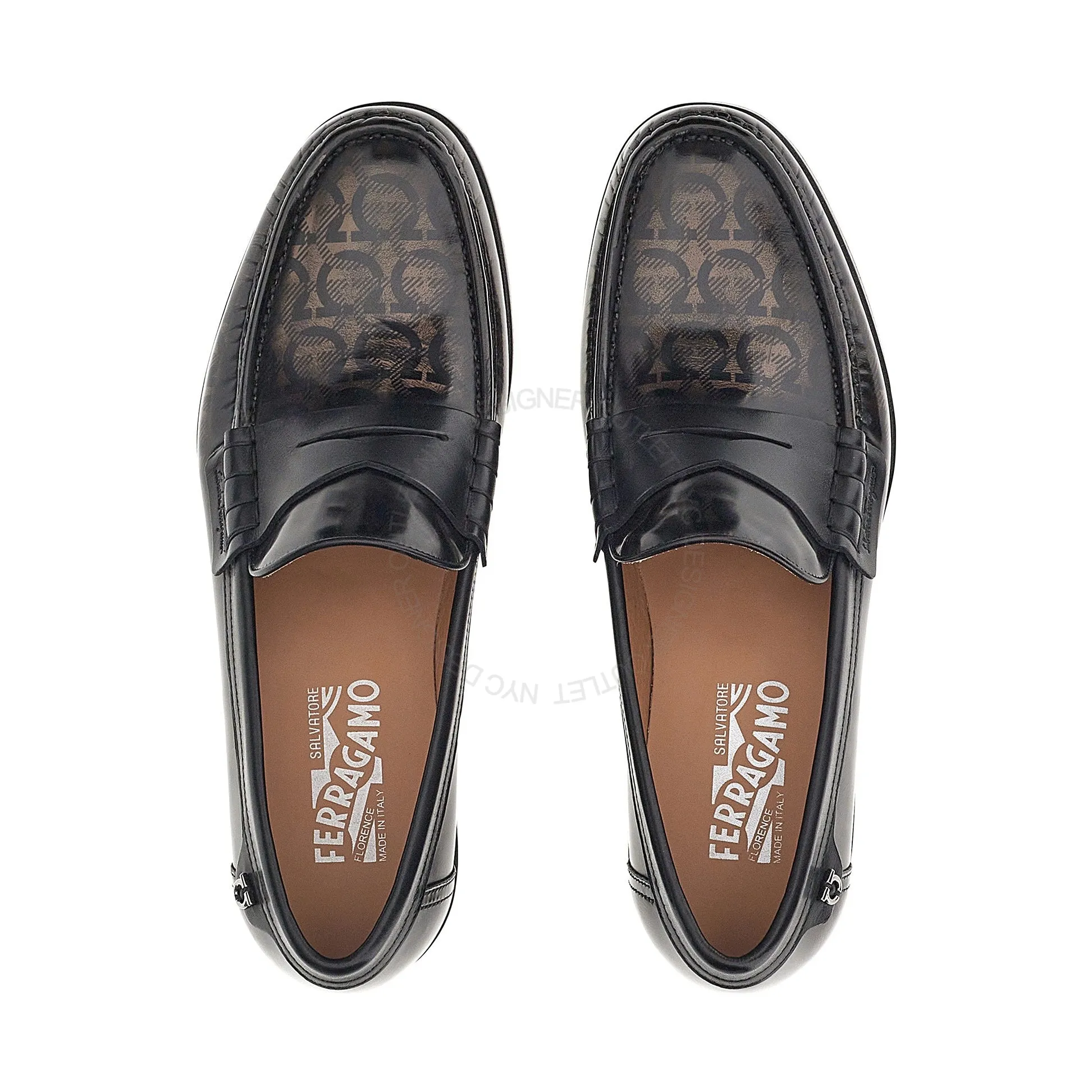 Ferragamo Port Smoke Moccasins Fashionable Design Versatile Wear