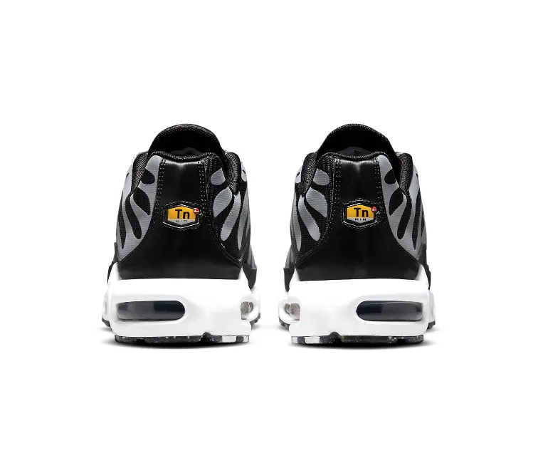 running with a foam midsole Men's Nike Air Max Plus TN (Black/Metallic Silver)