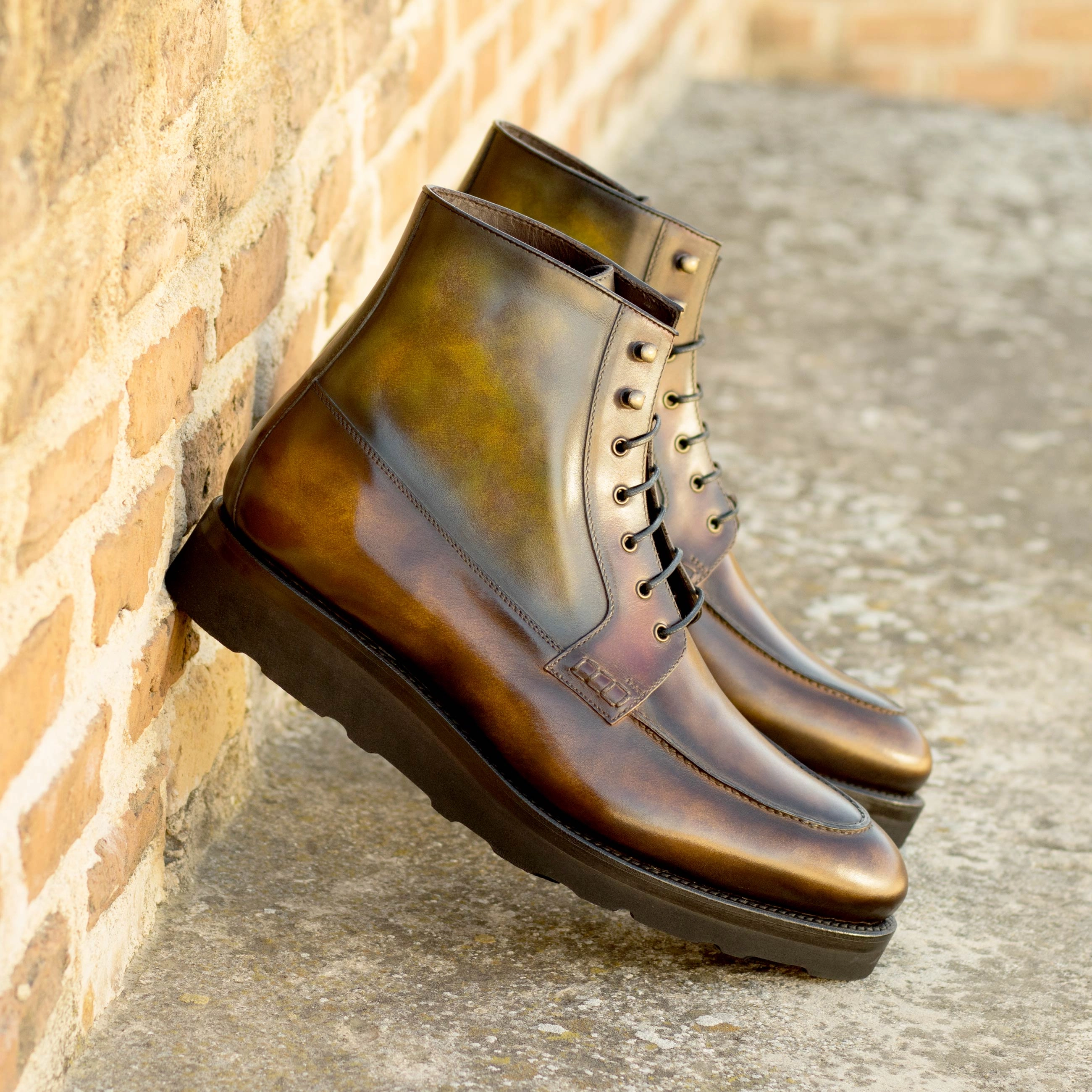 Long distance Museum Patina Moc-Toe Boots