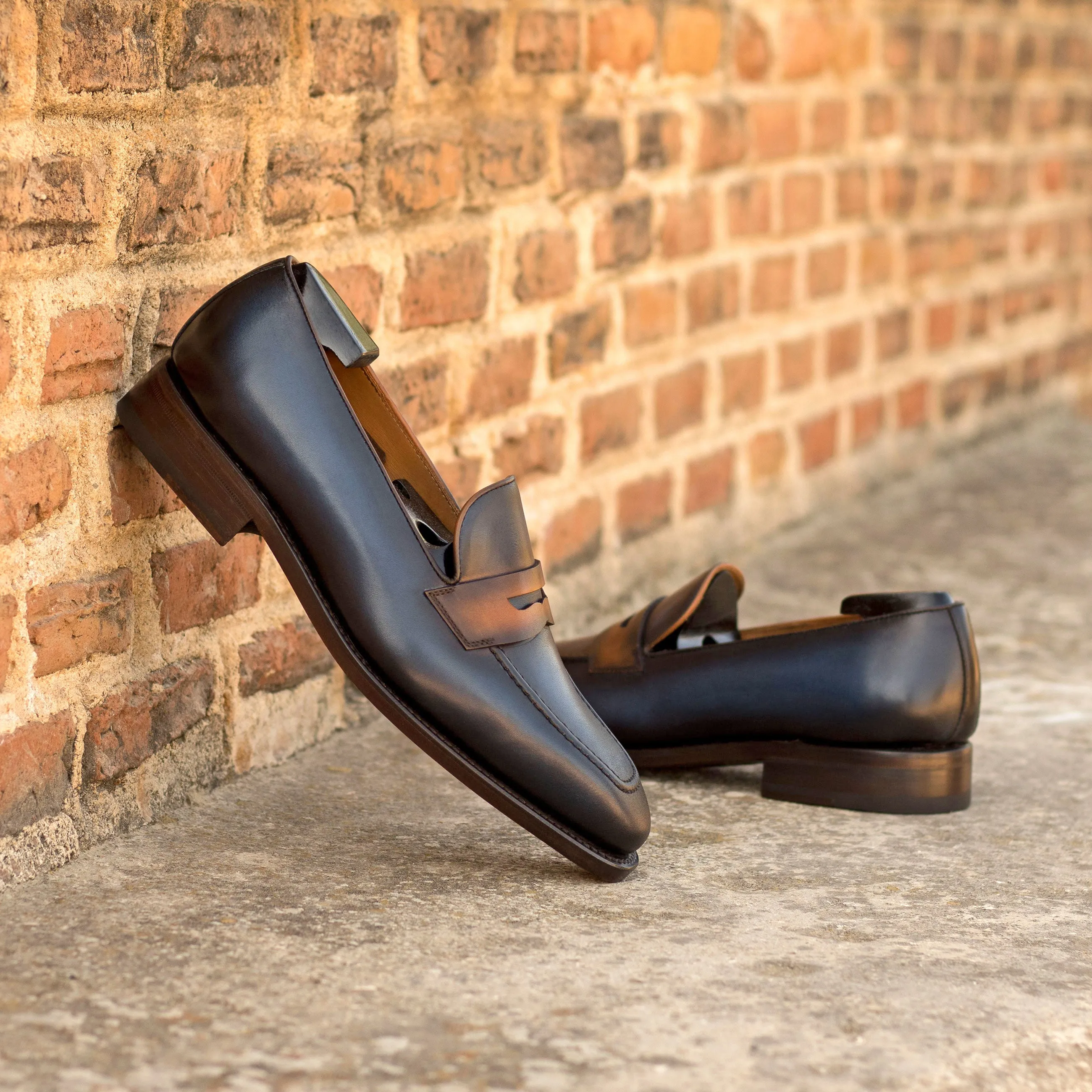 Strong Power trend pick Navy & Cognac Calf Penny Loafer