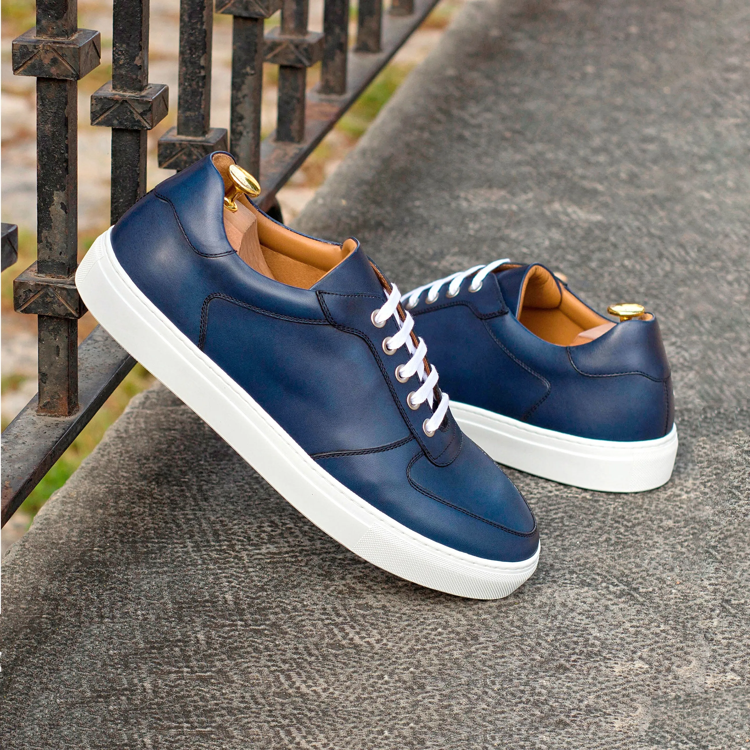 Workout sessions Navy Painted Calf Low-Top Sneakers