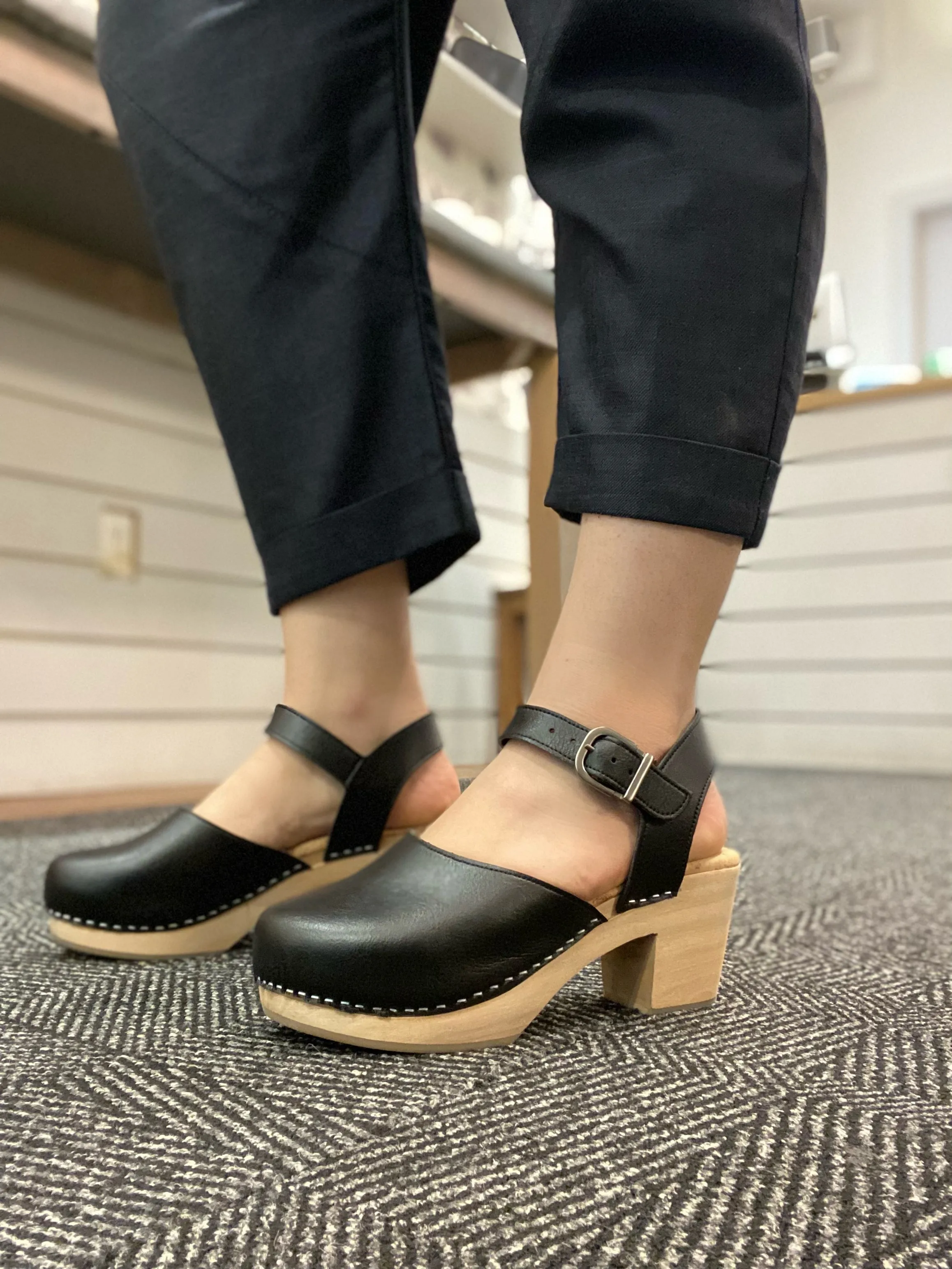 Pepper Clog in Smooth Black from Novacas All Fit