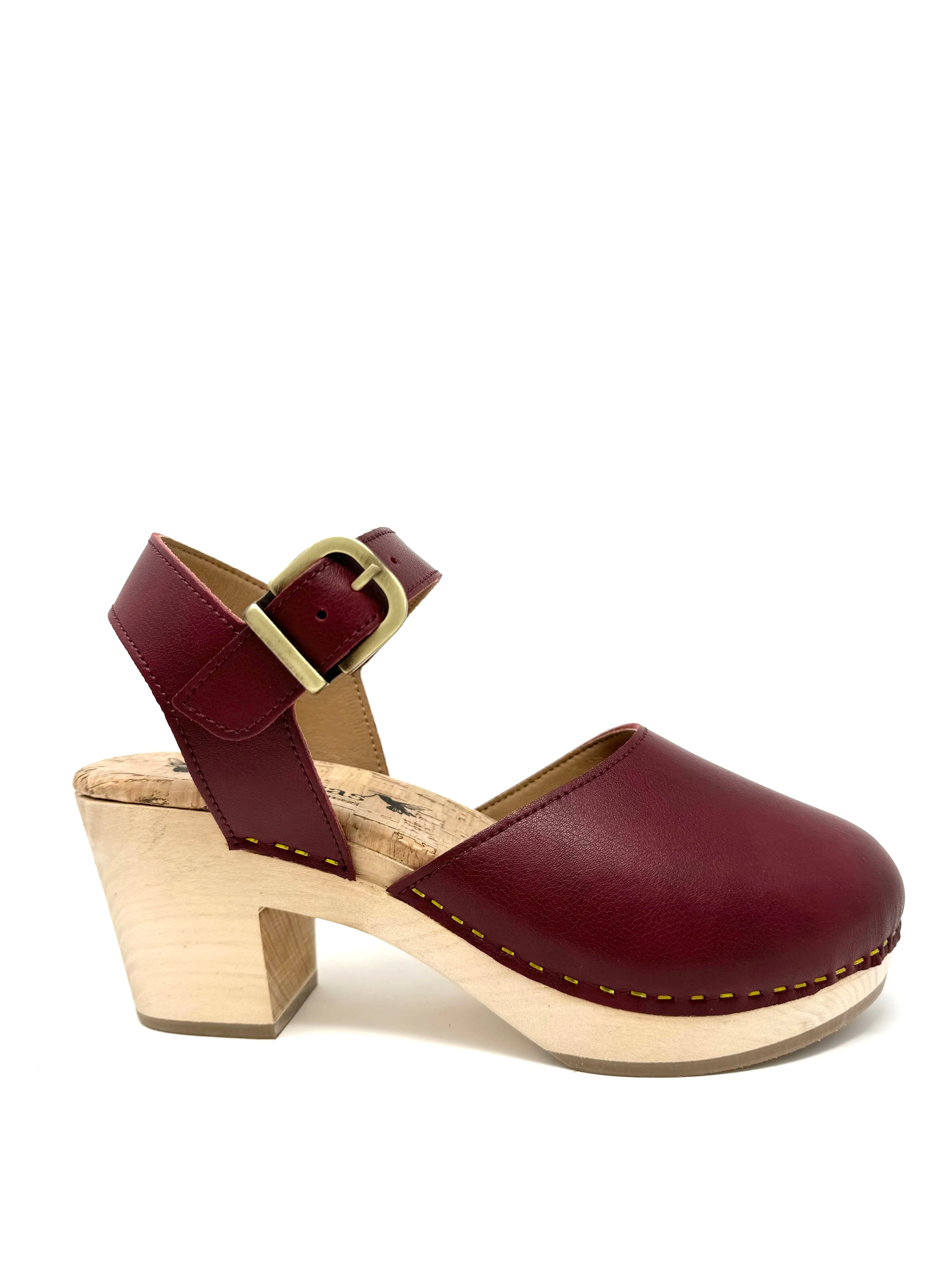 Non-slip Fit Wide fit Pepper Clog in Bordeaux from Novacas