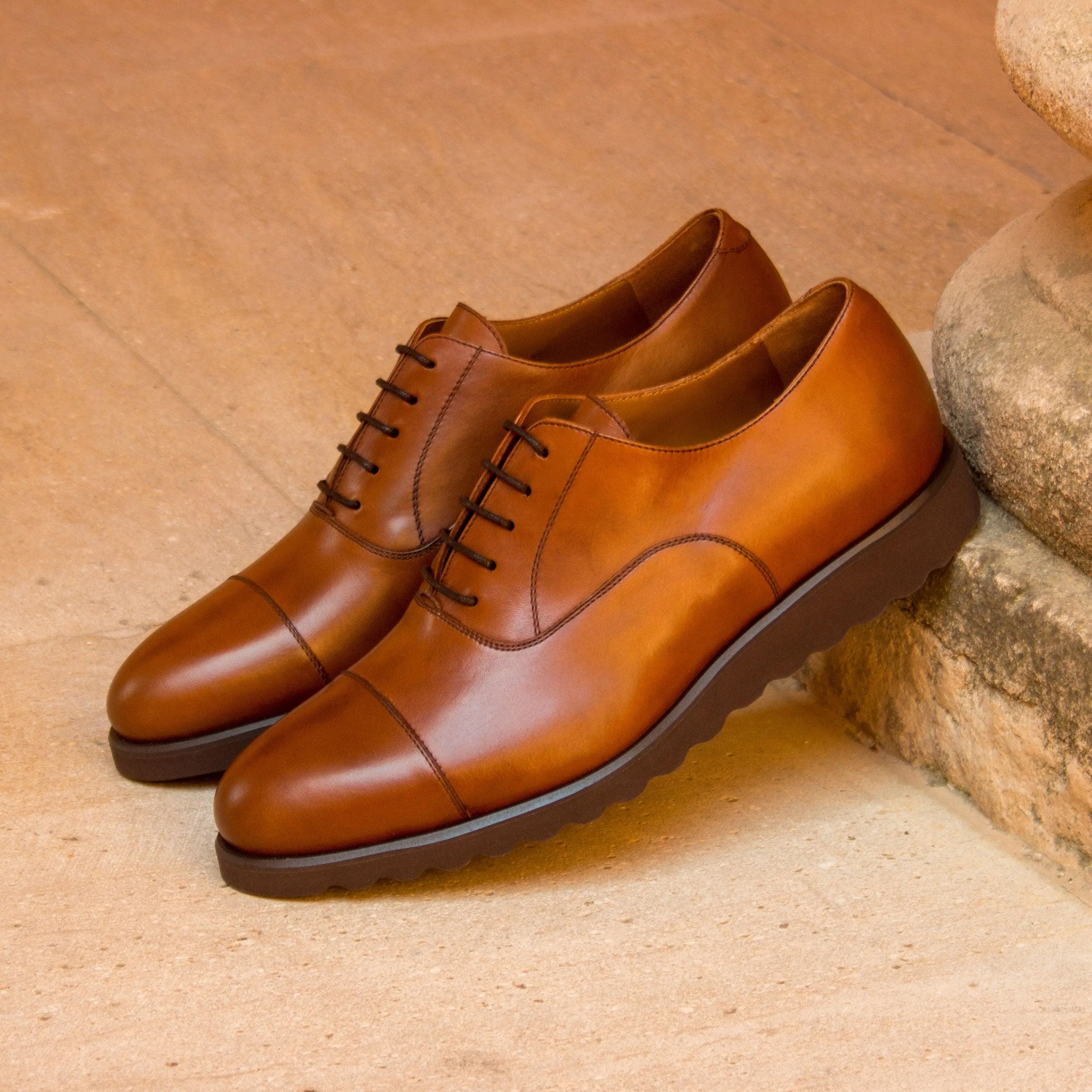 Casual Brown Leather Oxford Shoes Refined Style Minimalist Dresser Textured Finish Corporate Day
