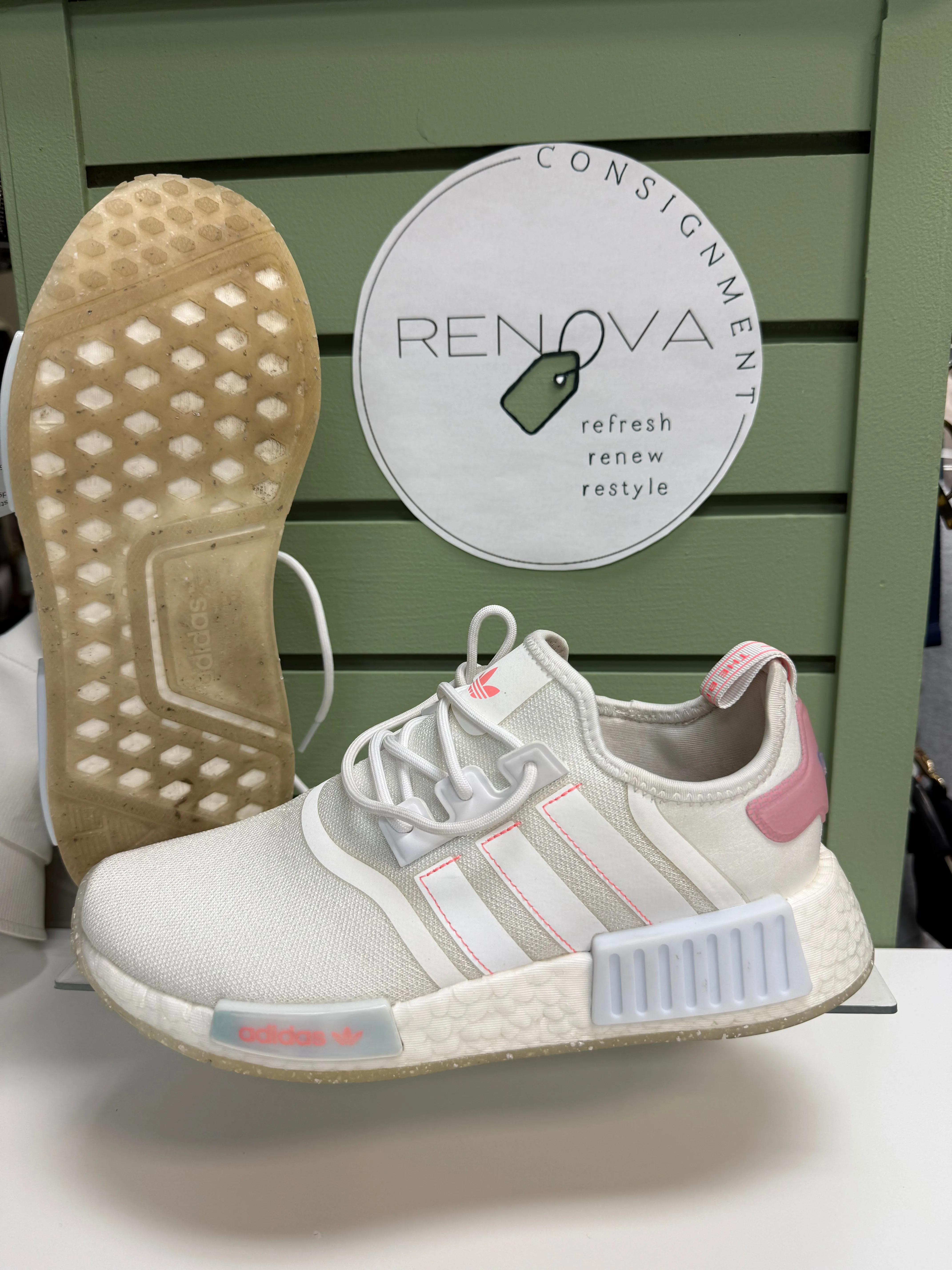 Adidas Cloud Runners (Womens 8) LaceUp running for a break from routine