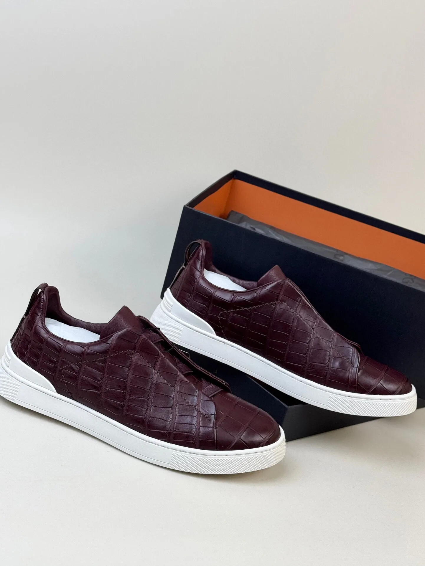 Book Fair Office Appropriate Shoes Crocodile Shoes ,Calfskin Leather Mid-Genuine Crocodile Skin Leather Sneakers Wine Red