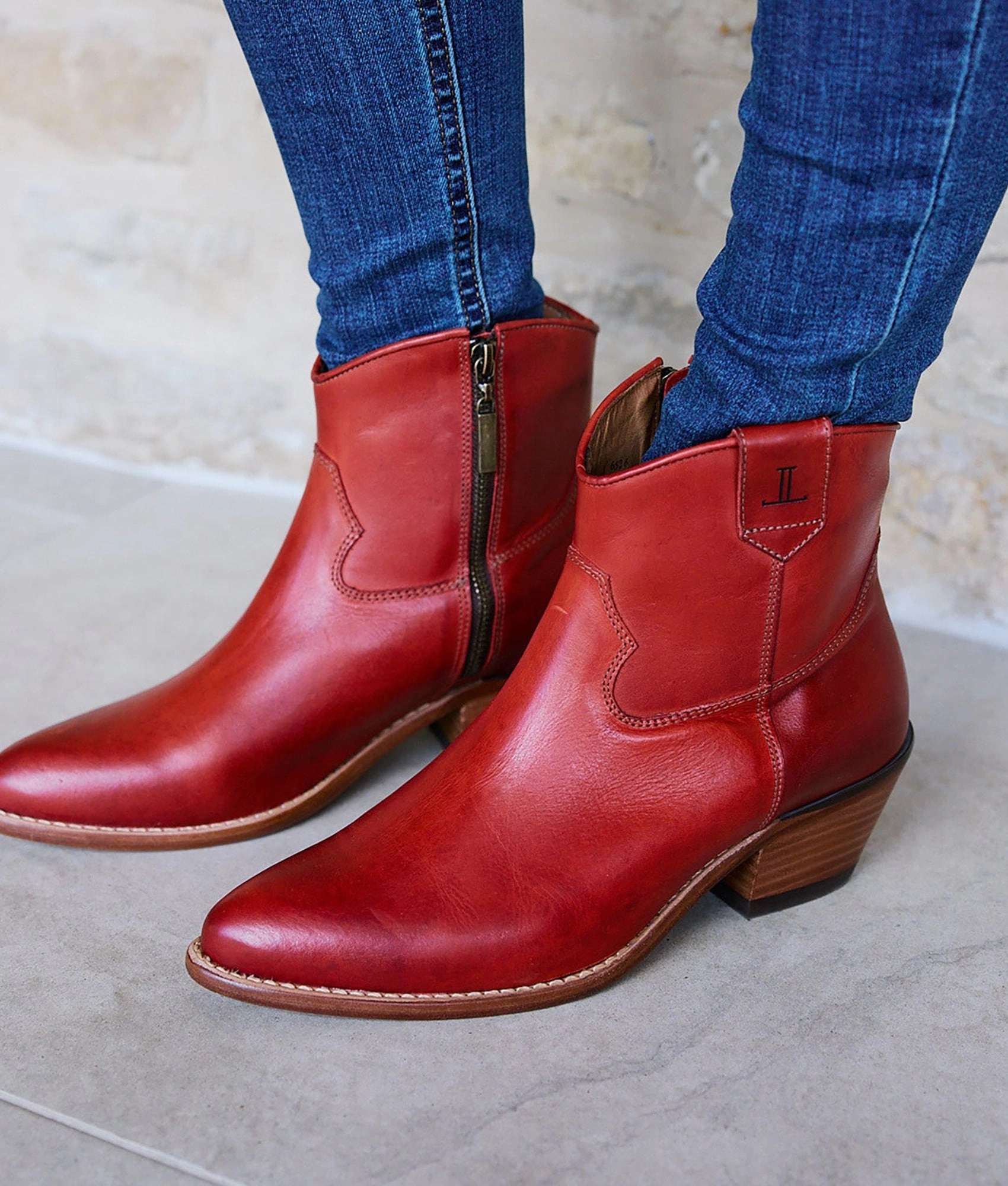 Lilah :: Crimson Comfy Vibe Easy Layer