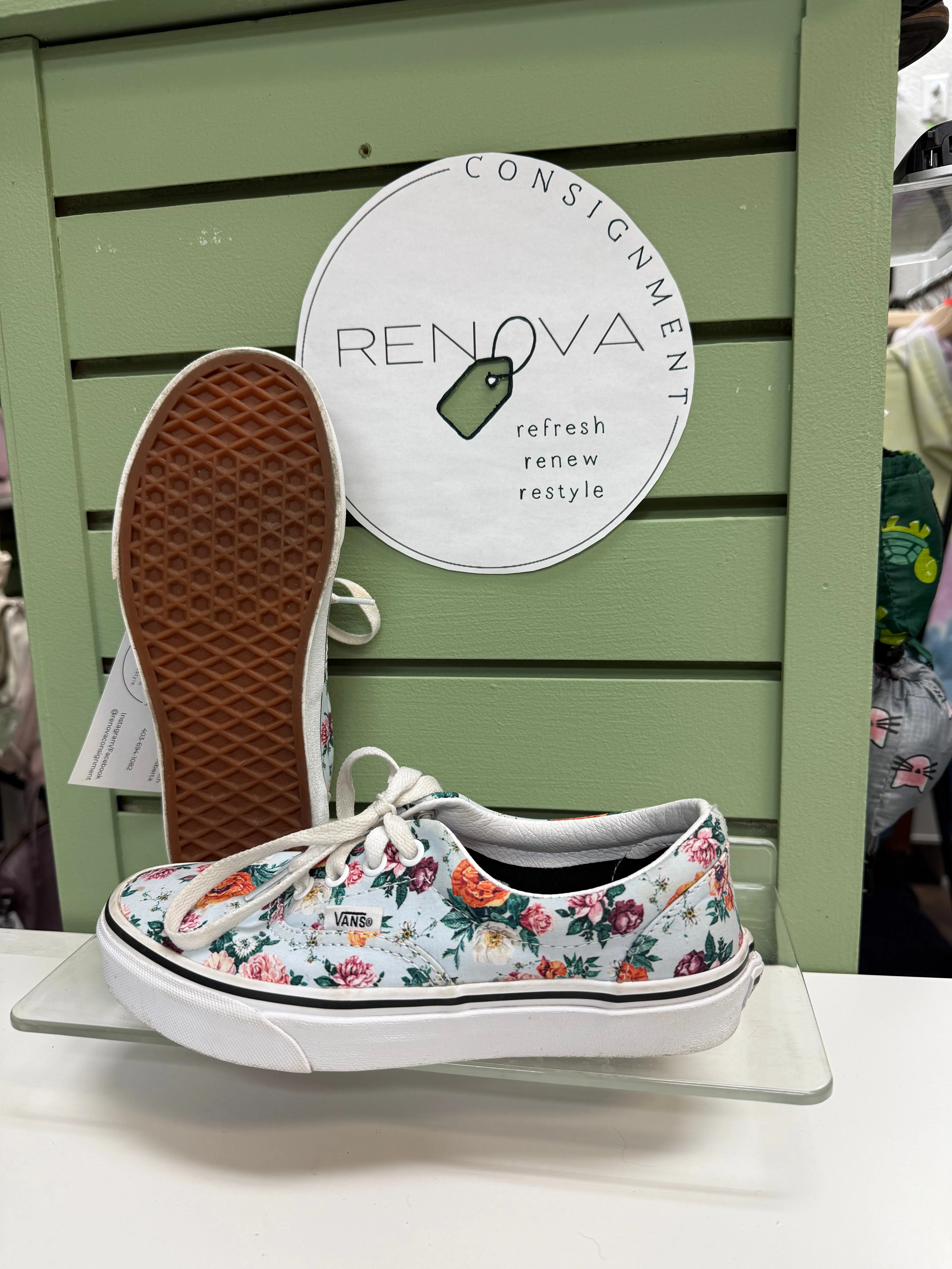 Lightweight Cushion Vans Authentic Low Sneakers (Womens 6.5)