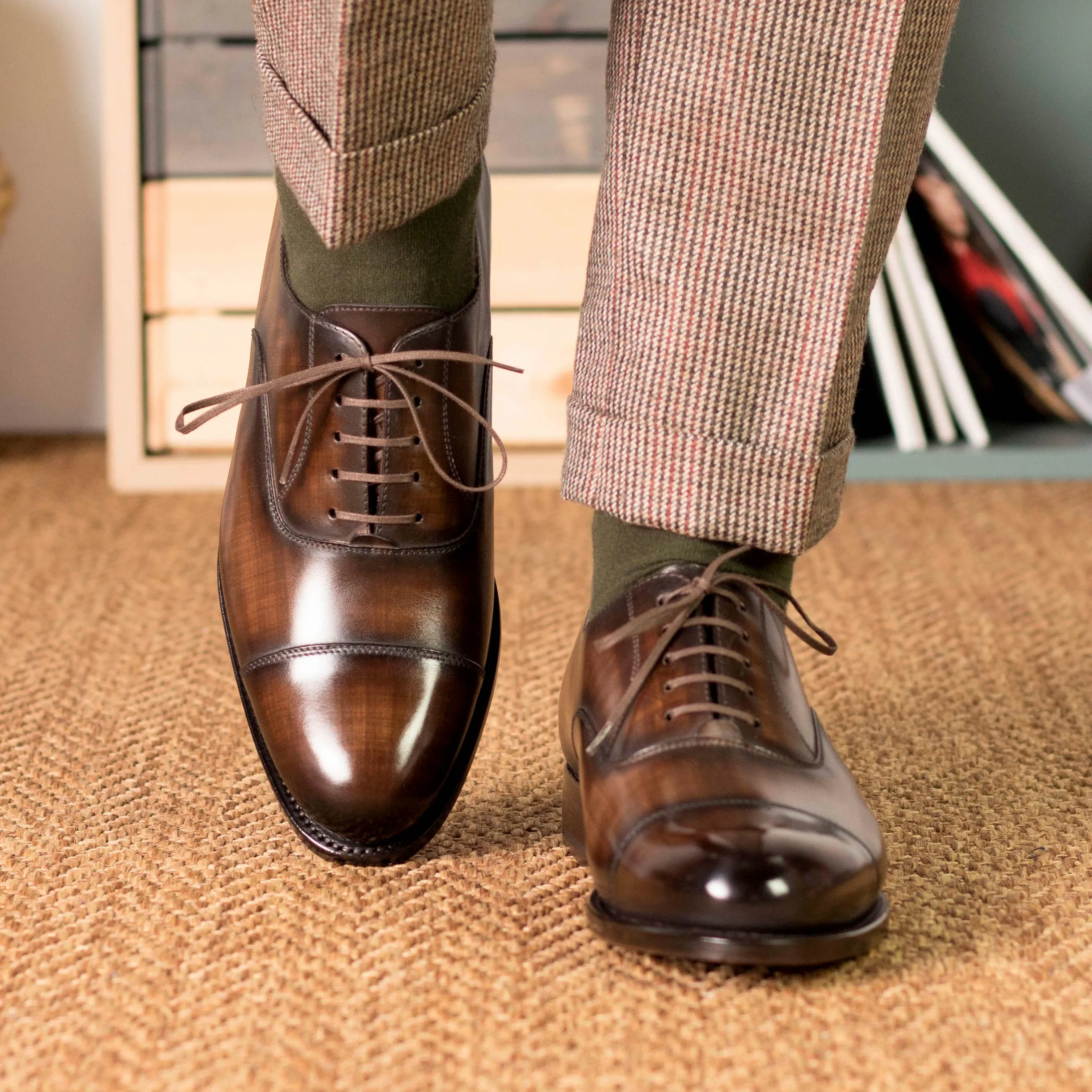 Clean Surface Lace Up Brown Patina Cap-Toe Oxford Shoes